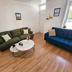 Maisonnette En Duplex Avec Jardin-babyfoot Et Billard Outreau