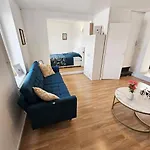 Maisonnette En Duplex Avec Jardin-babyfoot Et Billard Outreau