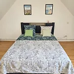 Maisonnette En Duplex Avec Jardin-babyfoot Et Billard * Outreau