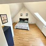 Maisonnette En Duplex Avec Jardin-babyfoot Et Billard Appartamento *