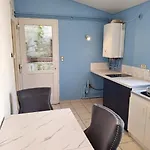 Maisonnette En Duplex Avec Jardin-babyfoot Et Billard *