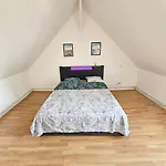 Maisonnette En Duplex Avec Jardin-babyfoot Et Billard * Outreau