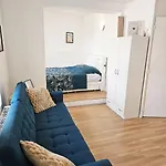 Maisonnette En Duplex Avec Jardin-babyfoot Et Billard Appartamento