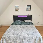 Maisonnette En Duplex Avec Jardin-babyfoot Et Billard
