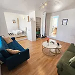Maisonnette En Duplex Avec Jardin-babyfoot Et Billard Appartamento *