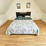 Maisonnette En Duplex Avec Jardin-babyfoot Et Billard Outreau