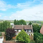 Maisonnette En Duplex Avec Jardin-babyfoot Et Billard