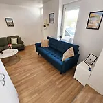 Maisonnette En Duplex Avec Jardin-babyfoot Et Billard Outreau
