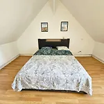 Maisonnette En Duplex Avec Jardin-babyfoot Et Billard * Outreau
