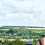 Maisonnette En Duplex Avec Jardin-babyfoot Et Billard * Outreau