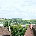 Maisonnette En Duplex Avec Jardin-babyfoot Et Billard Appartamento Outreau