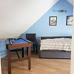 Maisonnette En Duplex Avec Jardin-babyfoot Et Billard