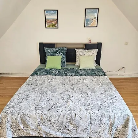Maisonnette En Duplex Avec Jardin-babyfoot Et Billard * Outreau