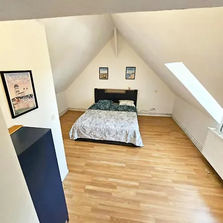 Maisonnette En Duplex Avec Jardin-babyfoot Et Billard Apartman *