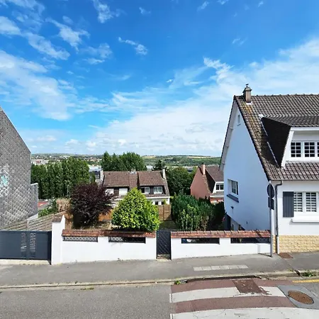 شقة Maisonnette En Duplex Avec Jardin-babyfoot Et Billard Outreau