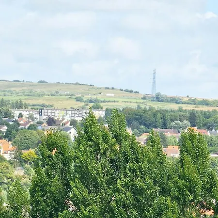 Maisonnette En Duplex Avec Jardin-babyfoot Et Billard Outreau