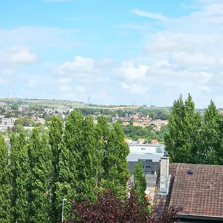 شقة Maisonnette En Duplex Avec Jardin-babyfoot Et Billard *