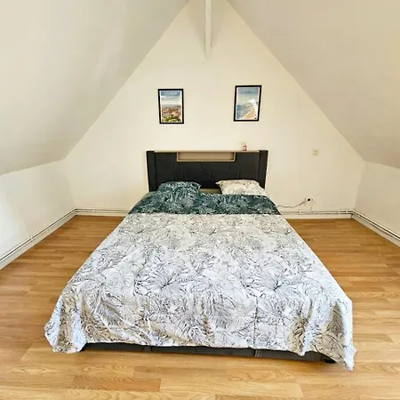 Maisonnette En Duplex Avec Jardin-babyfoot Et Billard * Outreau