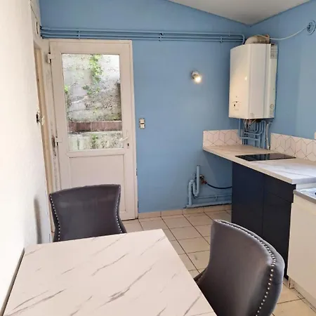 Maisonnette En Duplex Avec Jardin-babyfoot Et Billard Outreau