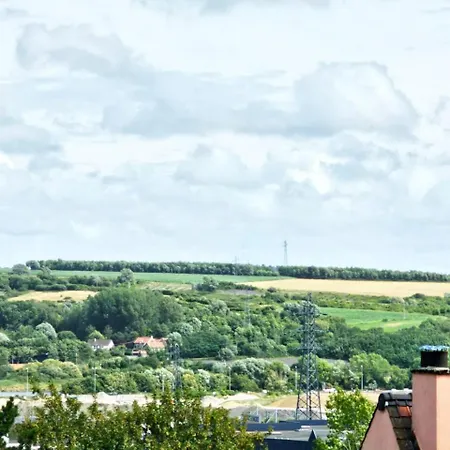 Maisonnette En Duplex Avec Jardin-babyfoot Et Billard * Outreau