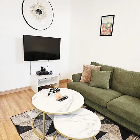 Maisonnette En Duplex Avec Jardin-babyfoot Et Billard Outreau