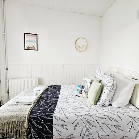 Апартаменты Maisonnette En Duplex Avec Jardin-babyfoot Et Billard Outreau