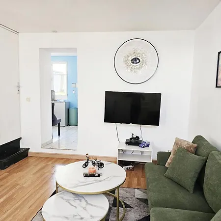 Maisonnette En Duplex Avec Jardin-babyfoot Et Billard Outreau