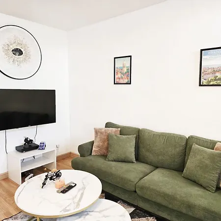 Maisonnette En Duplex Avec Jardin-babyfoot Et Billard Outreau