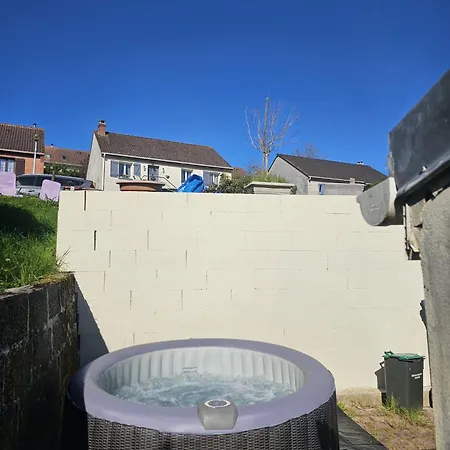 Maisonnette En Duplex Avec Jardin-babyfoot Et Billard Апартаменты Outreau
