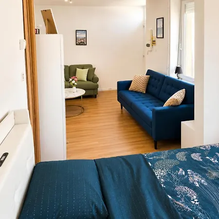 شقة Maisonnette En Duplex Avec Jardin-babyfoot Et Billard *