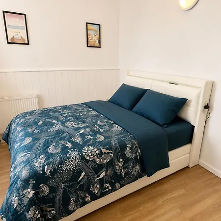 Maisonnette En Duplex Avec Jardin-babyfoot Et Billard