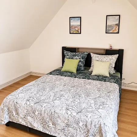 Maisonnette En Duplex Avec Jardin-babyfoot Et Billard Outreau