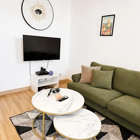 شقة Maisonnette En Duplex Avec Jardin-babyfoot Et Billard *