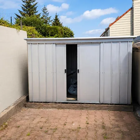 Maisonnette En Duplex Avec Jardin-babyfoot Et Billard * Outreau