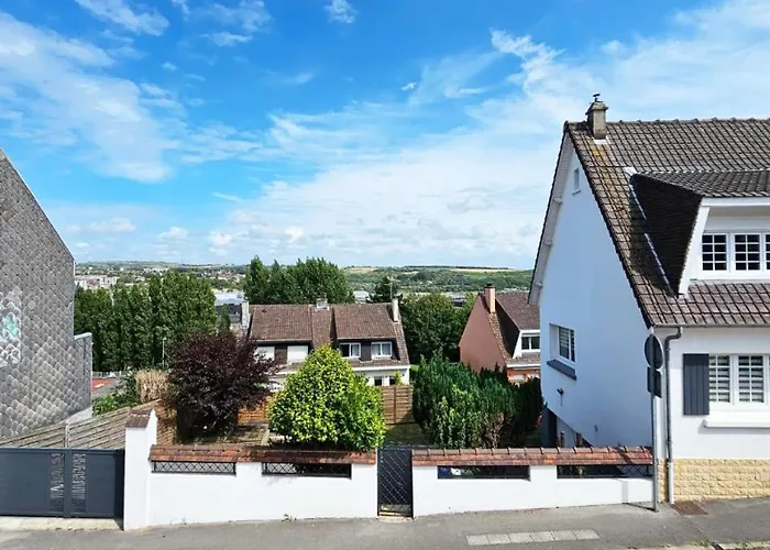 Апартаменты Maisonnette En Duplex Avec Jardin-babyfoot Et Billard Outreau