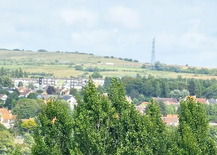 Maisonnette En Duplex Avec Jardin-babyfoot Et Billard Outreau