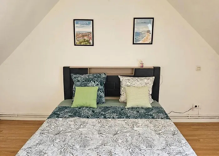 Maisonnette En Duplex Avec Jardin-babyfoot Et Billard *