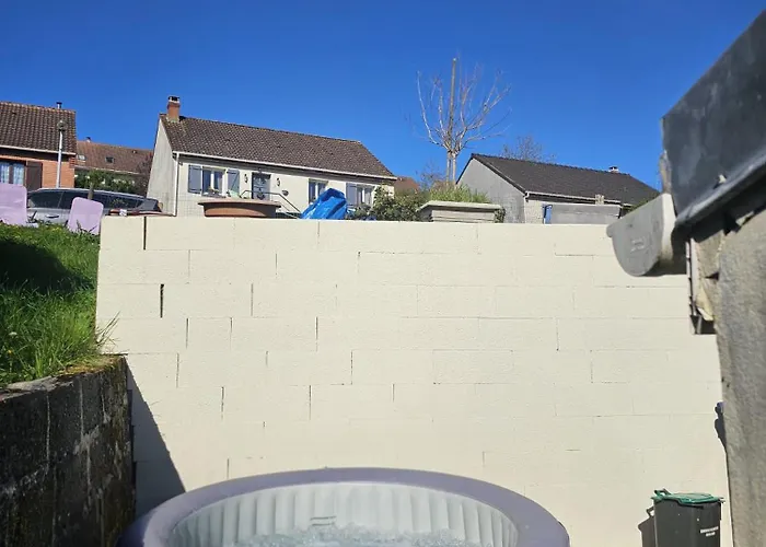 Maisonnette En Duplex Avec Jardin-babyfoot Et Billard Апартаменты Outreau